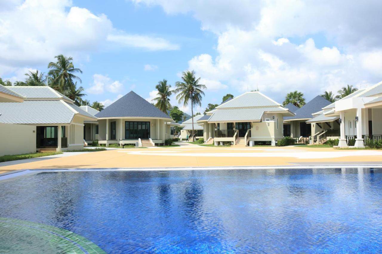 Wis Beach Khanom Exterior foto